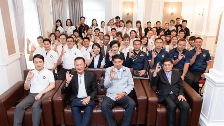 พุ่งทะยานสู่ฟากฟ้าแห่งชัยชนะ ควินท์ เรล์ม จัดพิธีลงนาม เป็นผู้สนับสนุนและร่วมพัฒนาสโมสรวอลเลย์บอลแอร์ฟอร์ช อย่างเป็นทางการ