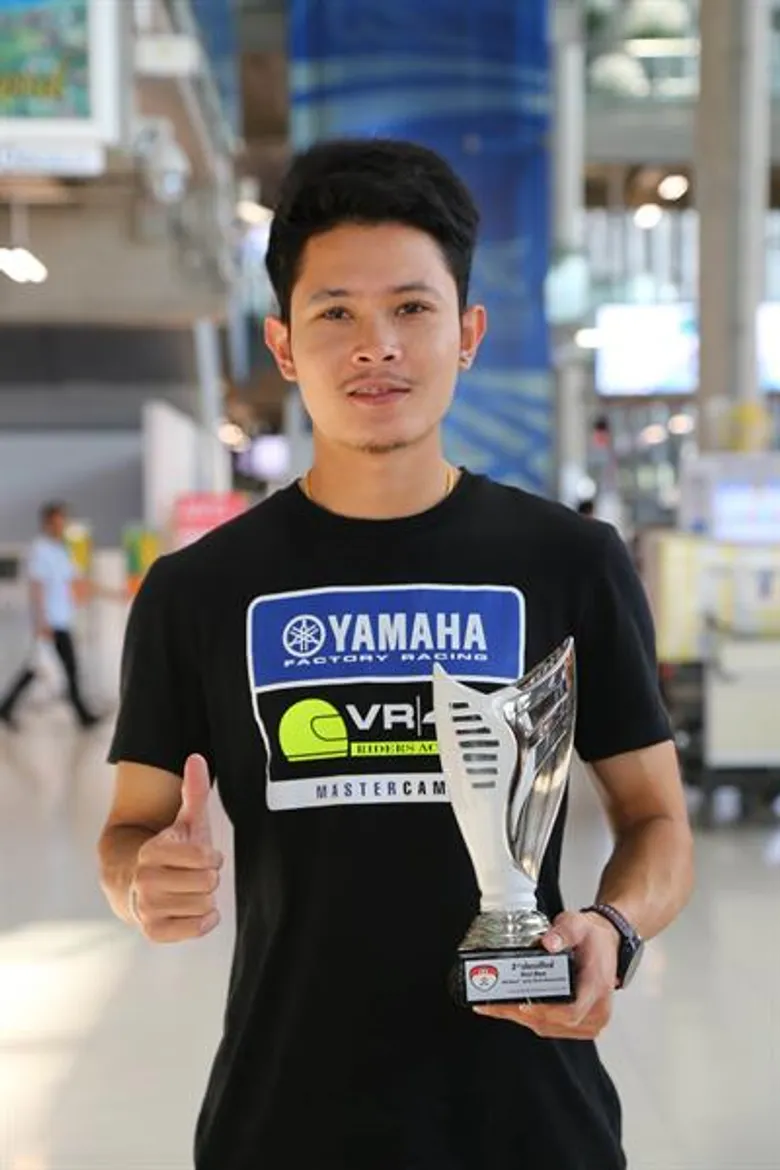 ยามาฮ่าต้อนรับฮีโร่นักบิดไทย แสตมป์ - อภิวัฒน์ กลับเมืองไทย หลังคว้าอันดับ 3 ศึกชิงแชมป์โลกรายการ CEV Moto3