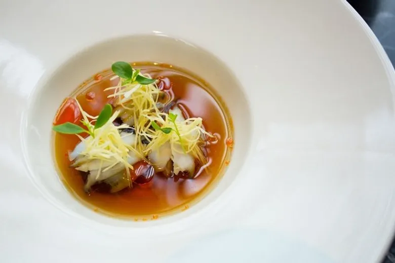 ร้านอาหารนิมิตร สุขุมวิทซอย 39 เปิดตัวเมนูใหม่ในสไตล์โอเรียนทัล คูซีน ออกแบบเมนูโดยเชฟนานัง และทีมงาน โดยยึดหลักแนวทางความรับผิดชอบต่อสังคมและสิ่งแวดล้อม