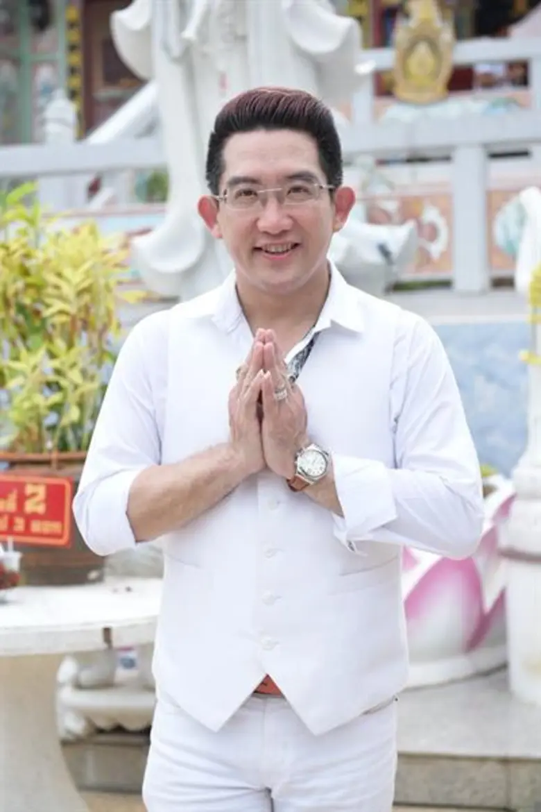 “อ.คฑา” รวมพลแฟนหนังสือ “พยากรณ์ไพ่ยิปซี ดวงชะตาปี 2561” ร่วมทริปเสริมดวงคนดวงดี ตอน UNSEEN เมืองอ่างทอง