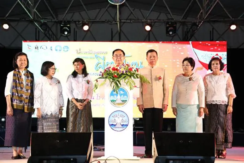 รมว.วธ. เปิดงาน “ประเพณีบุญหลวงและการละเล่นผีตาโขน” ยิ่งใหญ่ 5 ชาติร่วมโชว์ มหกรรมหน้ากากนานาชาติ ชูประเพณีบุญหลวง-การละเล่นผีตาโขน โด่งดังสู่ระดับนานาชาติ ผลักดันไทยศูนย์กลางการแสดงหน้ากากแห่งเอเชีย ดึงดูดนักท่องเที่ยว