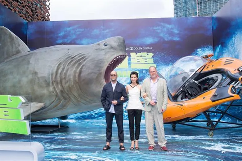 เจสัน สเตแธม และหลี่ ปิงปิง นำทีมแถลงข่าวเปิดตัว "The Meg เม็ก โคตรฉลามพันล้านปี" ในงาน 21st Shanghai International Film Festival