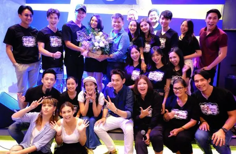 “ปุ๊ย-ผอูน” ฉลองปิดกล้อง “สายรักสายสวาท” ก๊วนนักแสดง สนุกสุดเหวี่ยง!!