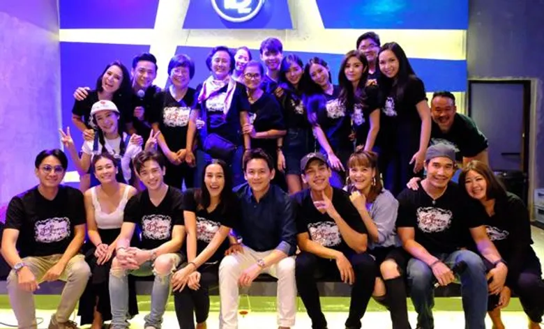 “ปุ๊ย-ผอูน” ฉลองปิดกล้อง “สายรักสายสวาท” ก๊วนนักแสดง สนุกสุดเหวี่ยง!!