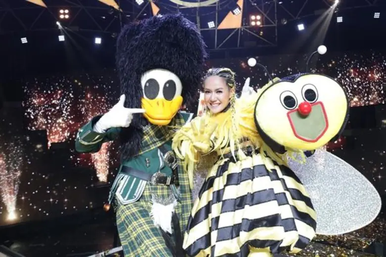 หน้ากากเป็ดน้อย ชนะใจคนไทยทั้งประเทศ คว้าแชมป์ The Mask Singer 4 ภายใต้หน้ากาก มีน้ำตาแห่งความดีใจ