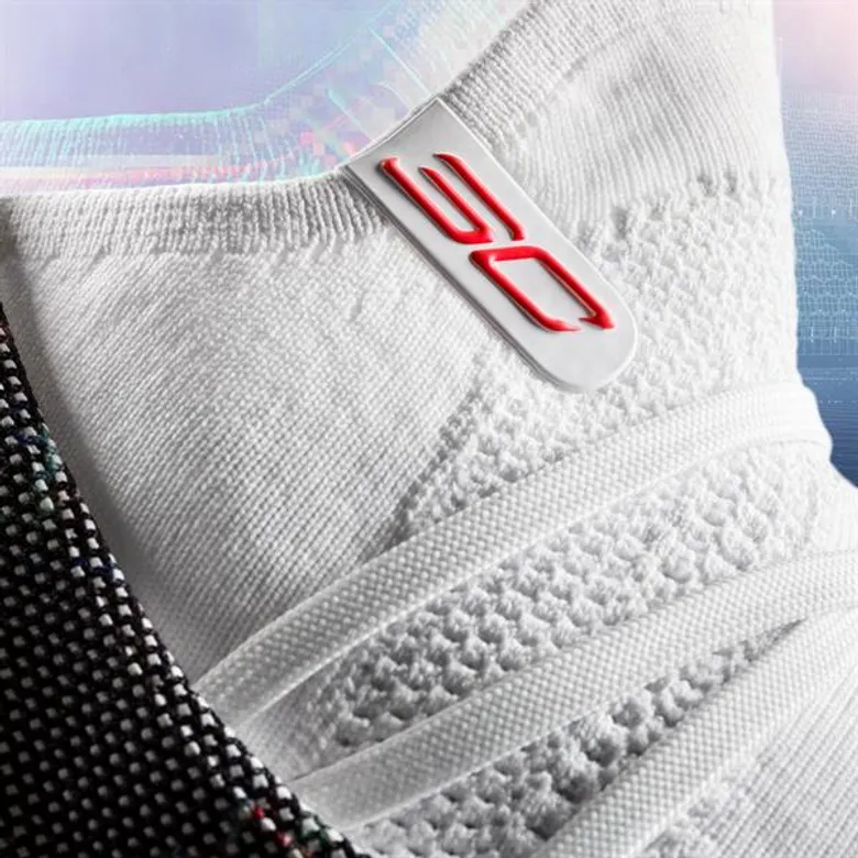 อันเดอร์ อาร์เมอร์ เปิดตัว CURRY 5 รองเท้ากีฬานวัตกรรมรุ่นใหม่ล่าสุด ’Wired Different’ ออกแบบเพื่อนักกีฬาที่มีโครงสร้างเท้าต่างกัน น้ำหนักเบา ข้อต่ำ เสริมความว่องไวและความคล่องตัว