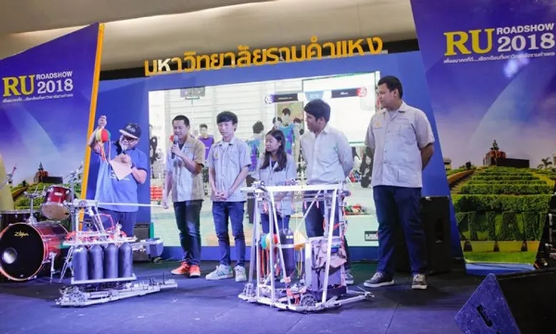 ม.รามฯ เปิดงาน RU Road Show 2018 นักศึกษา-ศิษย์เก่า ศิลปินคนดังร่วมงานคับครั่ง