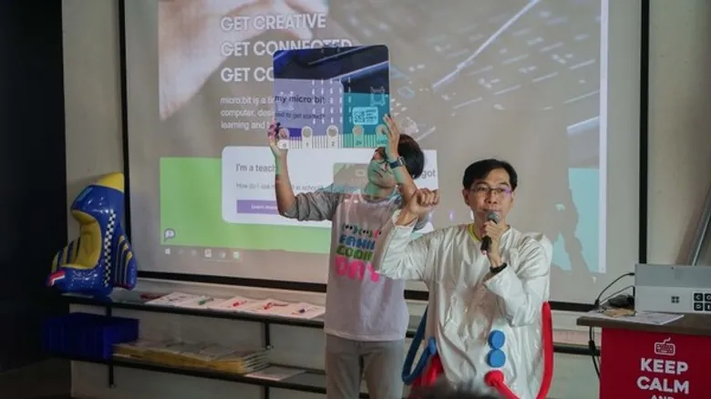 Family Coding Day กิจกรรมสนุกพิชิตดวงจันทร์