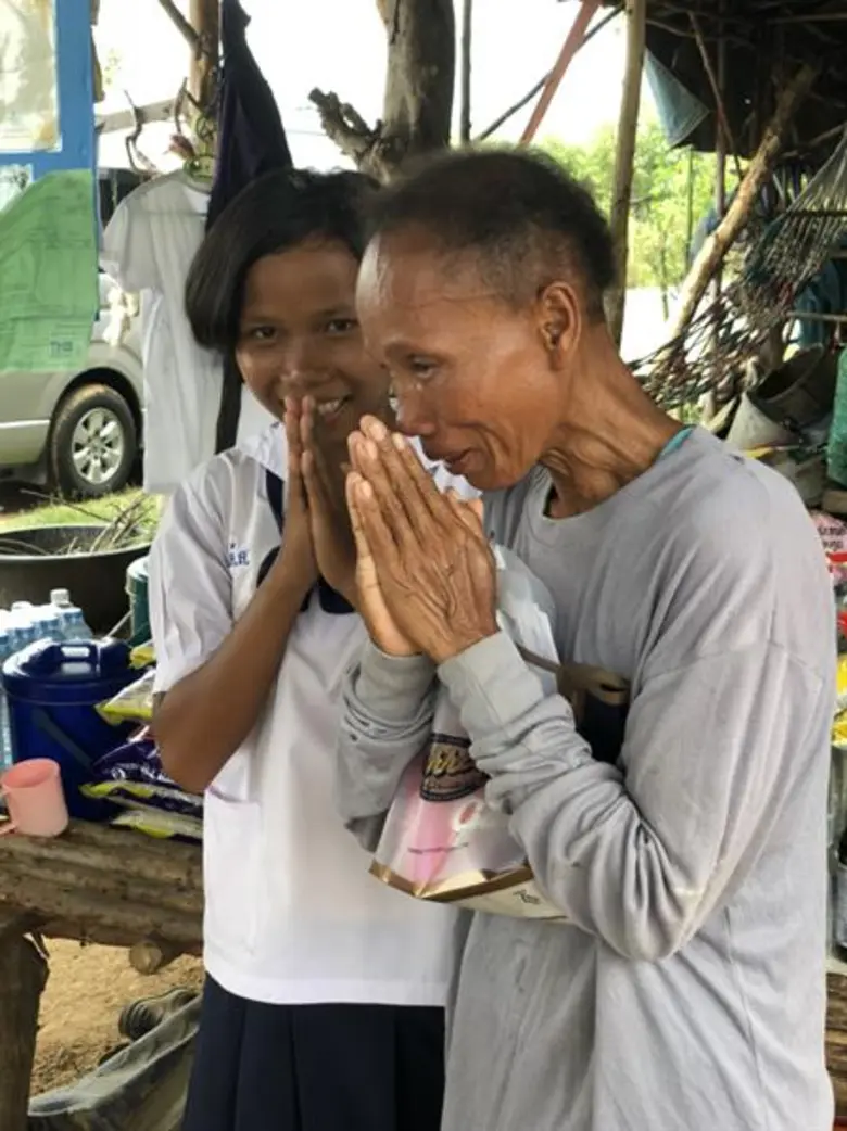 มูลนิธิเวิร์คพอยท์ ลงพื้นที่มอบเงินและสิ่งของช่วยเหลือน้องกะอั๊จ ไมค์หมดหนี้