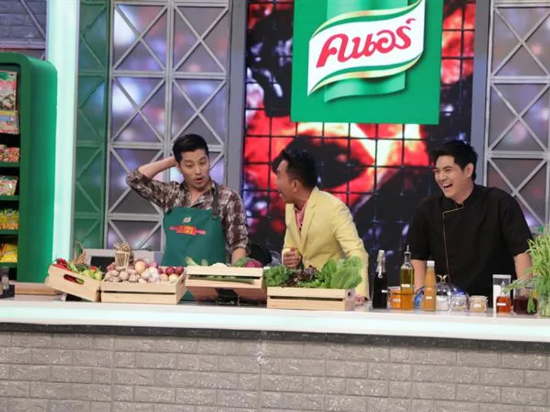 ทีวีไกด์: รายการ " My Mom Cooks เชฟไม่ทิ้งแถว " “น้ำหวาน ซาซ่า” ปะทะ “ตี๋ วิวิศน์” ควงคุณแม่เข้าครัวสุดป่วน เละเทะไม่เป็นท่า! ใน “My Mom Cooks”