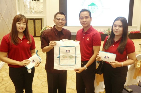 ตลาดสี่มุมเมืองร่วมเปิดงานโลโก้มิติใหม่ตลาดกลางสินค้าเกษตร