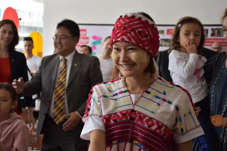 องค์การช่วยเหลือเด็กเปิดงานวิจัย “อนาคตที่ถูกลืมของเด็กผู้ลี้ภัย” พร้อมจัดเวทีเสวนา“เปิดอนาคตที่ถูกลืมของเด็กผู้ลี้ภัย สู่การจัดการที่เหมาะสมของรัฐไทย” เผยข้อมูลมีเด็กผู้ลี้ภัย ในเมืองถูกกักในตม.แยกจากครอบครัวจนทำให้เด็กถูกล่วงละเมิดทางเพศ