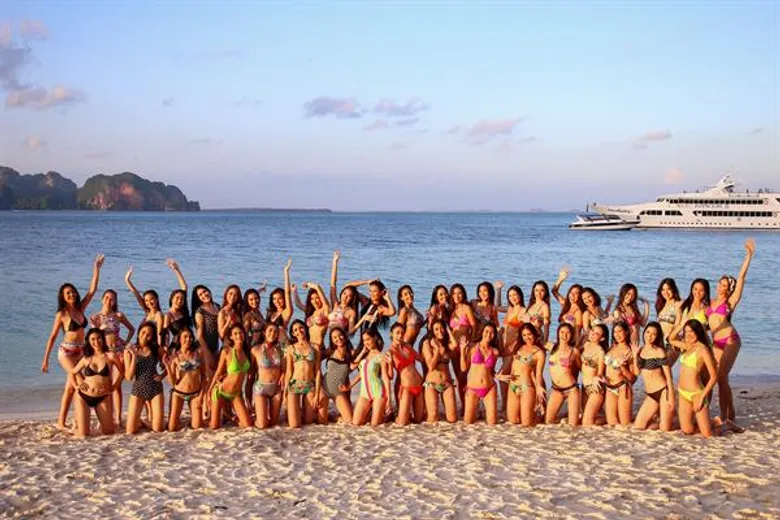 เก็บตัวกระบี่วันที่สาม สาวงามมิสยูนิเวิร์สไทยแลนด์ 2018ท่องทะเลอันดามัน ด้วยเรือ "อ่าวนาง ปริ๊นเซส 8" ถ่ายชุดว่ายน้ำริมหาดนพรัตน์ธารา-ปอดะ