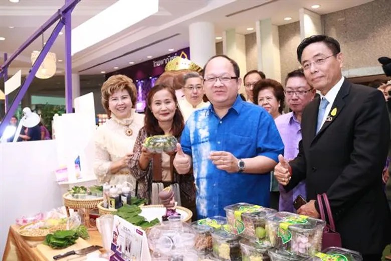 ส.อ.ท. ไทยพาณิชย์ จับมือ ส.อ.ท. บูรณาการผู้ประกอบการเอสเอ็มอีสู่ยุค 4.0 หนุนการใช้เทคโนโลยีดิจิทัลเพื่อการชำระเงินในงาน SCB-FTI Factory Outlet ครั้งที่ 16