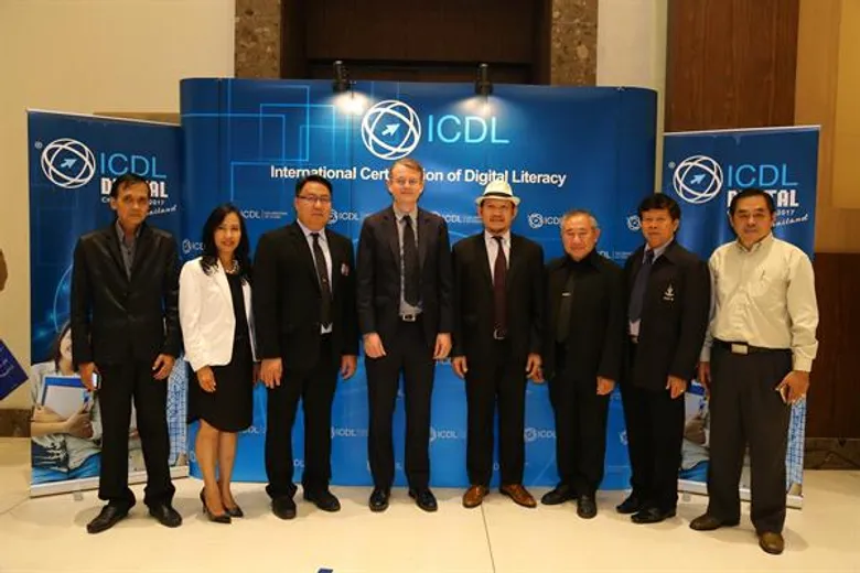 ทักษะสำคัญอะไรที่คนไทยขาด (ป้องกันตกงาน 4.0) โปรดเถิด เช็คลิสต์ ติดอาวุธให้พร้อม