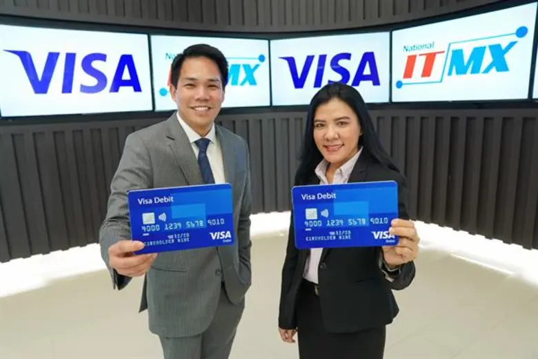 สุริพงษ์ ตันติยานนท์ (ซ้าย) ผู้จัดการวีซ่...