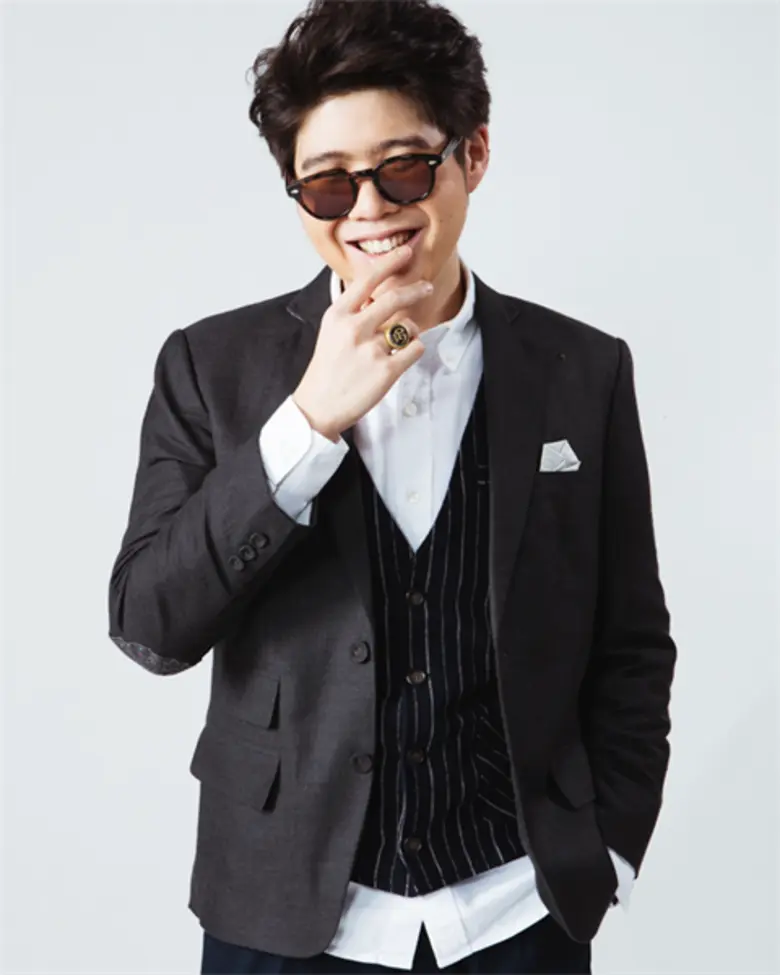 Gossip News: นักร้องหนุ่ม อะตอม ชนกันต์