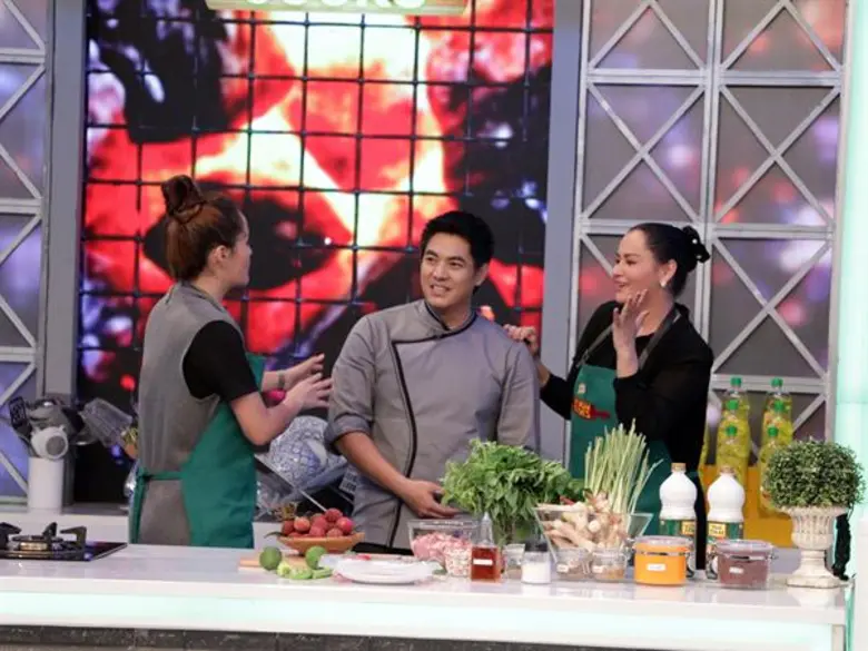 ทีวีไกด์: รายการ “My Mom Cooks เชฟไม่ทิ้งแถว” “แซ็ค ชุมแพ” ควงแม่งัดลีลาเอวพริ้วปรุงอาหาร! ปะทะ “แตน ราตรี” ส่งลูกสาวสู้ยิบตา!!! “My Mom Cooks”