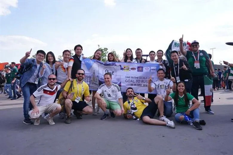 'ดีเจ.ต้อง ศุภัชญา’ พร้อมผู้โชคดีตะลุยรัสเซีย เชียร์บอลโลกไปกับกิจกรรม 'ONE IN THE WORLD 2018 GOAL TO RUSSIA’