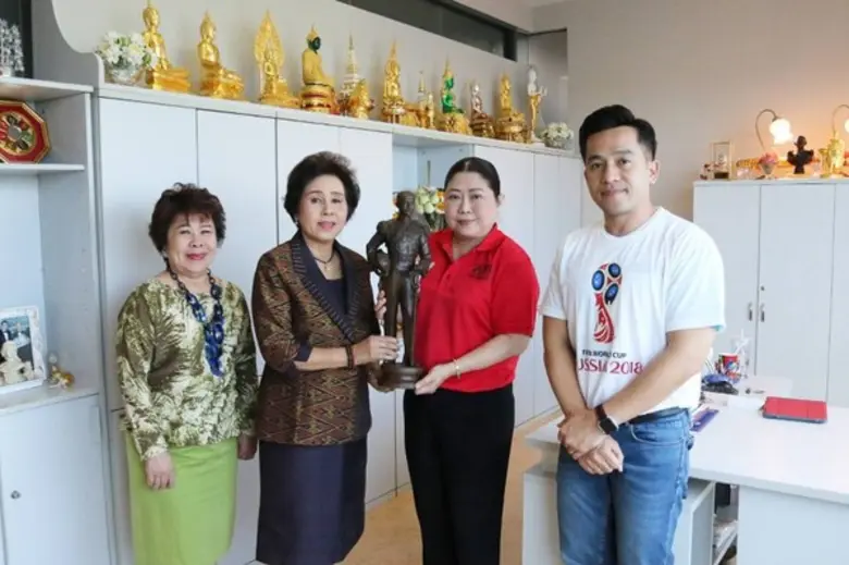 หม่อมราชวงศ์หญิง จิยากร เสสะเวช ประธานมูลนิธิราชสกุ...