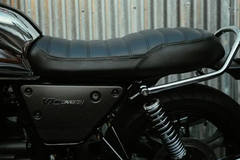 Moto Guzzi V7 III Carbon Shine Limited Edition สุดยอดสองล้อแฮนด์เมดระดับตำนานสัญชาติอิตาเลี่ยน ที่ผสานสมรรถนะอันยอดเยี่ยมเข้ากับสุดยอดดีไซน์สไตล์คลาสสิค