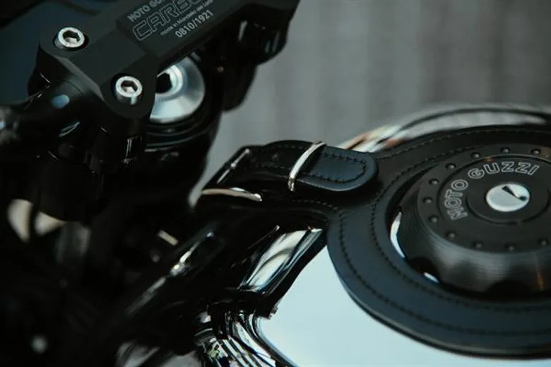 Moto Guzzi V7 III Carbon Shine Limited Edition สุดยอดสองล้อแฮนด์เมดระดับตำนานสัญชาติอิตาเลี่ยน ที่ผสานสมรรถนะอันยอดเยี่ยมเข้ากับสุดยอดดีไซน์สไตล์คลาสสิค