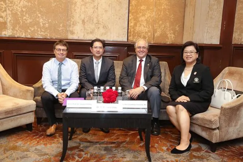 ม. เซนต์จอร์จ เกรเนดา และวิทยาลัยนานาชาติ ม. มหิดล กระชับความสัมพันธ์ด้วยการเปิดโปรแกรมทางเลือกสำหรับนักศึกษาไทยเพื่อเข้าเรียนหลักสูตรแพทย์อินเตอร์