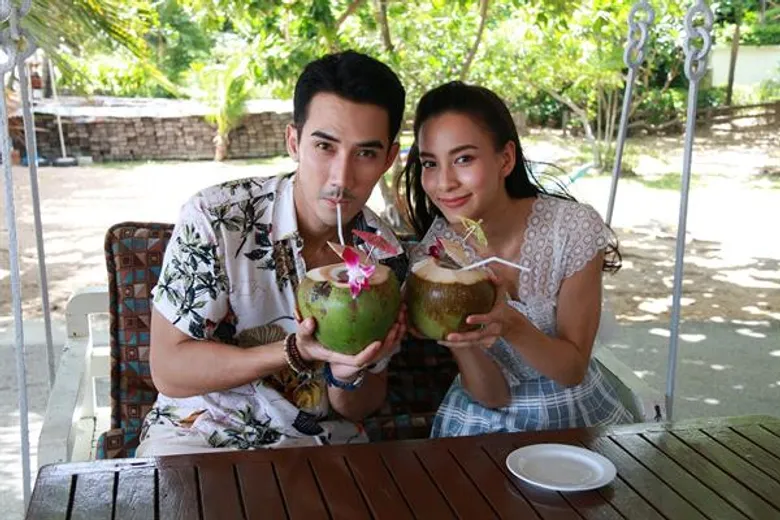 “บิ๊กเอ็ม-กรีน” สวมบท “ธาวิน-ลิลลี่” จากเพชรร้อยรักช่อง 7HD กด 35 แวะพักชิลชิลหวานจนน้ำทะเลจืด ริมทะเลพัทยา