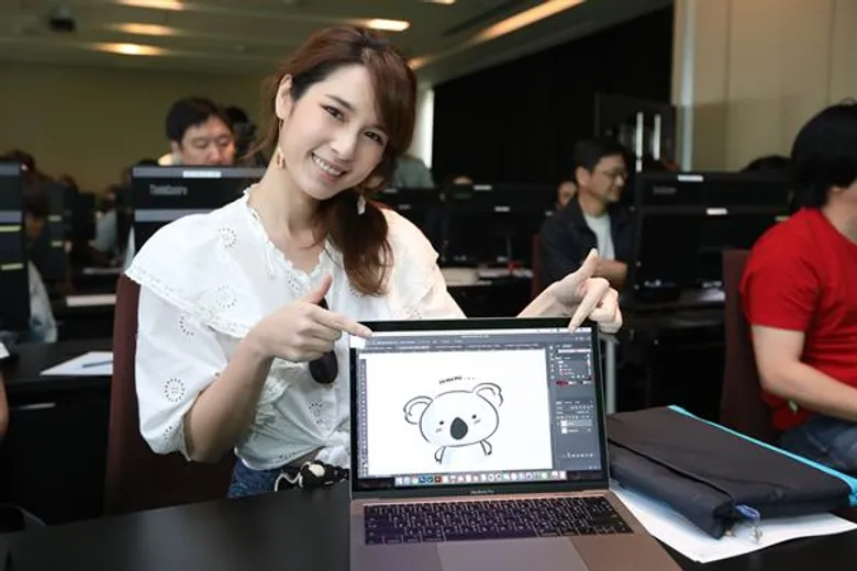 “แป้งโกะ” จินตนัดดา ดาราสาวขวัญใจวัยรุ่น เปรยอยากมีสติกเกอร์ของตัวเอง ร่วมฝึกปรือฝีมือติวเข้มกับกูรูชื่อดังในงาน “LINE STICKERS REGIONAL WORKSHOP 2018”