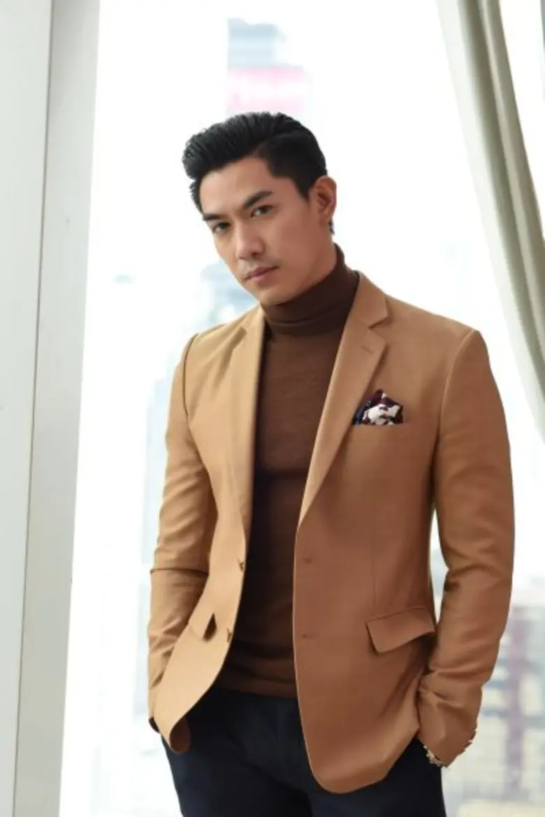 อีกหนึ่งหนุ่มหล่อมากความสามารถที่เป็นทั้ง...