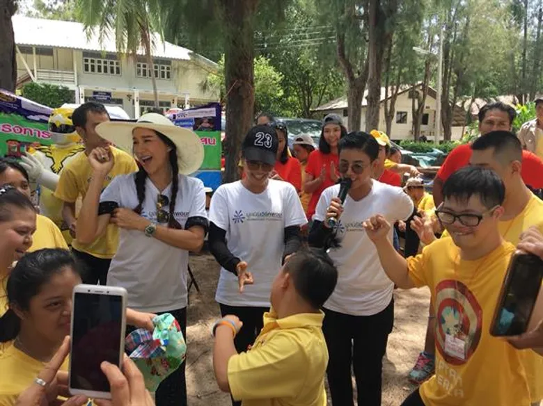 มูลนิธิเวิร์คพอยท์ ร่วมกับ “5 For All” จัดกิจกรรมพาเด็กพิเศษเปิดโลกทัศน์ นั่งรถไฟไปเที่ยวทะเลสวนสน หัวหิน