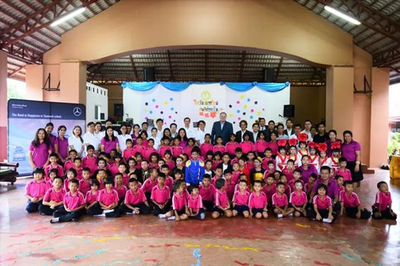 เริ่มต้น 'การให้’ แบบไม่รู้จบ ด้วยกิจกรรม “The Road to Happiness” เพื่อร่วมกันสร้างสรรค์สังคม 9 กรกฎาคม 2561 ณ โรงเรียนเยาววิทย์ จังหวัดพังงา