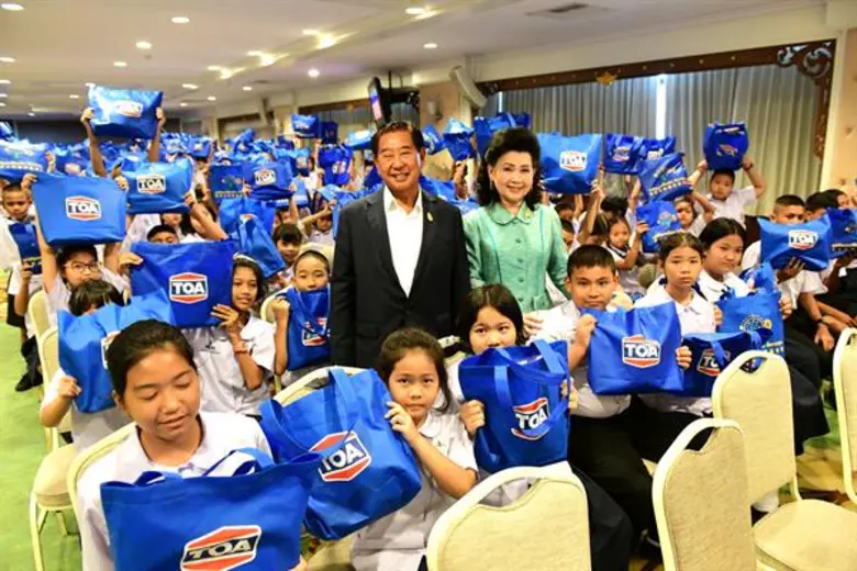 ทีโอเอ และ มูลนิธิคุณแม่ลี้กิมเกียว ตั้งคารวคุณ มอบทุนการศึกษานักเรียนสังกัด กทม. ประจำปี 2561 โดยปีนี้จัดยิ่งใหญ่ มอบทุนนักเรียนรวมกว่า 2,100 ทุน
