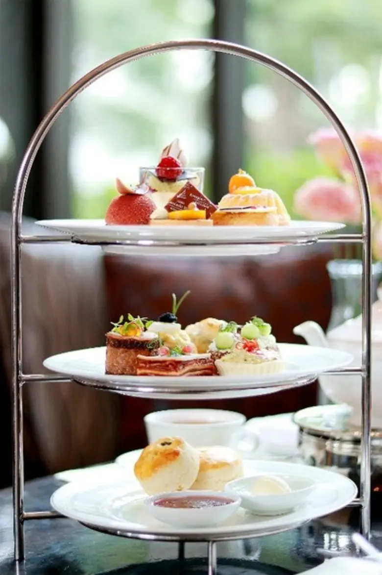 ชุดน้ำชายามบ่ายเอกลักษณ์เฉพาะของโรงแรมสยามเคมปินสกี้ กรุงเทพฯ“Lady KempinskiAfternoon Tea”