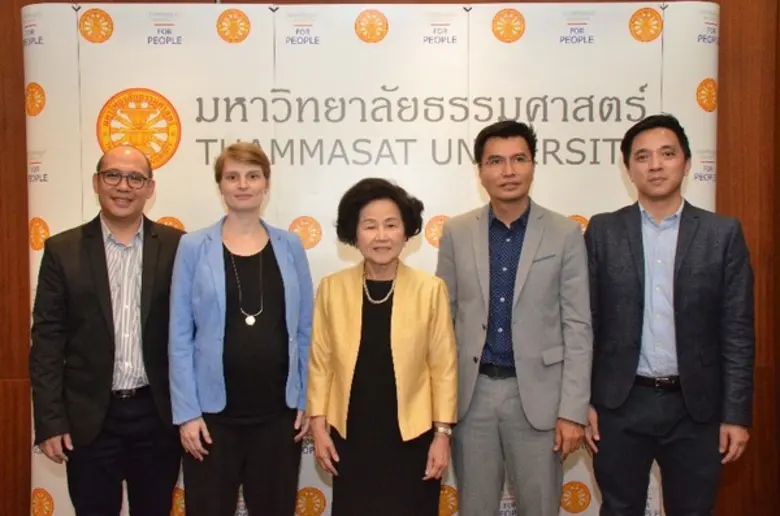 รศ.เกศินี วิฑูรชาติ อธิการบดี มหาวิทยาลัย...