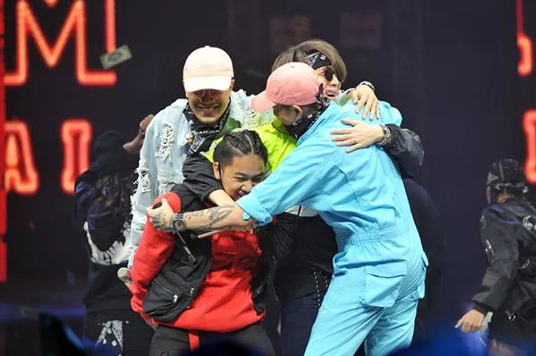 ทีวีไกด์: รายการ “Show Me The Money Thailand” “9 PD” เปิดสงครามแร็ป ใส่เต็มข้อ!!! ขึ้นสเตจโชว์พร้อมลูกทีมครั้งแรก บนเวที “Show Me The Money Thailand”