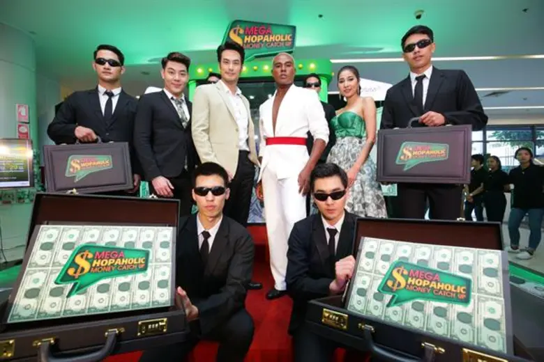 ทัพดาราดัง นำทีมช้อปสุดมันส์ ในงาน “เมกา ช้อปอะฮอลิค ตอน มันนี่ แคช อัพ”  ที่ศูนย์การค้าเมกาบางนา