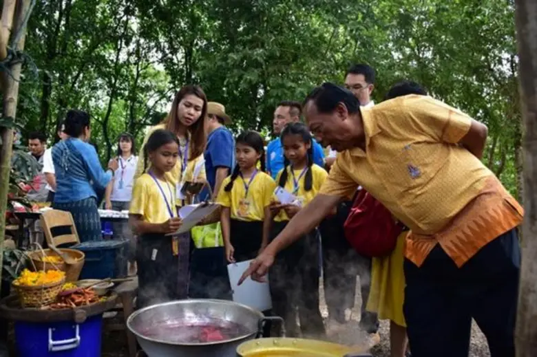 รศ.ดร.เกรียงไกร กิจเจริญ รองอธิการบดีมหาว...