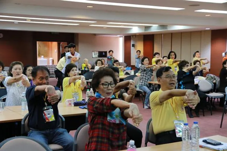 ธรรมศาสตร์ เปิดห้องเรียน “โรงเรียนผู้สูงอายุ” ส่งเสริมความรู้รองรับเอจจิ้งโซไซตี้ พร้อมเตรียมเปิดหลักสูตร “รีเทรนนิ่ง” รับยุทธศาสตร์ชาติ