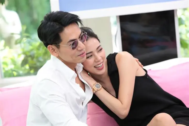 ทีวีไกด์: รายการ “คลับ ฟรายเดย์ โชว์” คู่สร้าง คู่สม “เพชรจ้า-นิวเคลียร์” เปิดทุกเรื่องราวความรัก ทั้งสุขและทุกข์ ใน “คลับฟรายเดย์โชว์”
