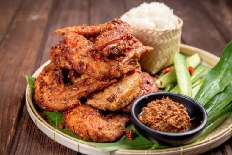 ตำมั่ว ร้านอาหารอีสานรสชาติต้นตำรับ ภายใต...
