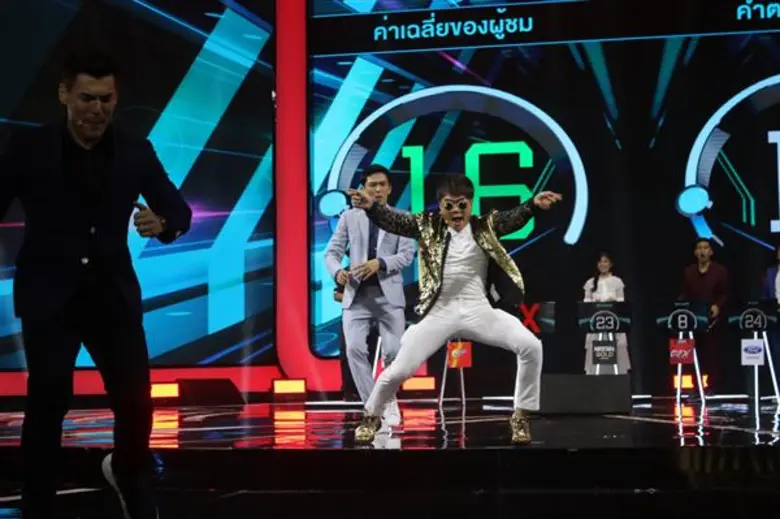 “บี้ เดอะสกา-จอห์น วิญญู” ยกทีม “เน็ตไอดอล” ป่วน “ป๋อ ณัฐวุฒิ” ถึงกับเข่าทรุดกลางเวที “The Best of All”