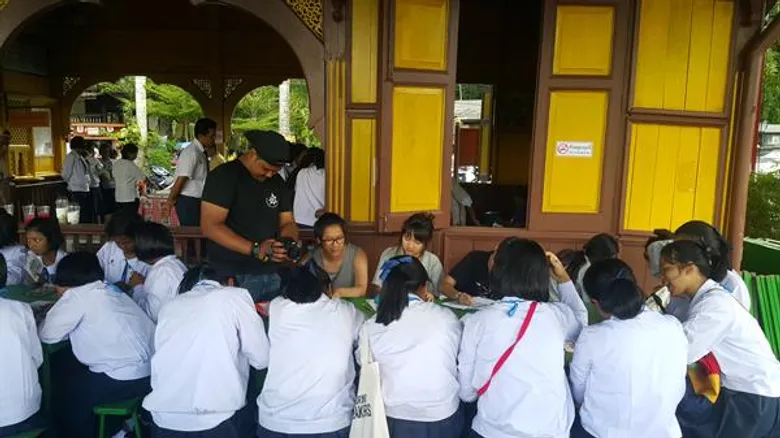 กลุ่มตรัง Positive จับมือ ครุสถาปัตย์ – สถาปัตย์ สจล. มอ. และภาคีเครือข่าย ต่อยอดศิลปะวัฒนธรรม - สถาปัตยกรรมพื้นถิ่นและวิถีชุมชน ในงาน “กันตังบ้านเรา” จ. ตรัง