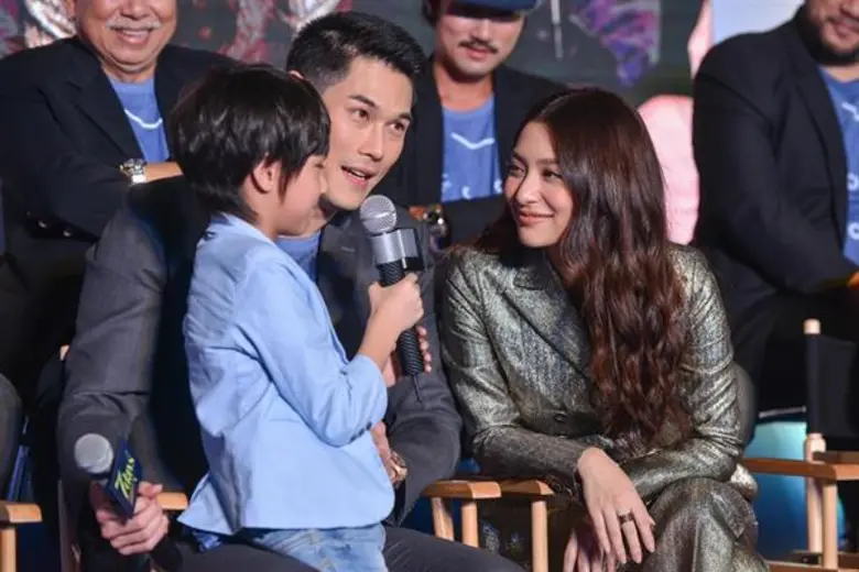 เปิดรอบปฐมทัศน์ภาพยนตร์รักสุดโรแมนติคแห่งปี “7days เรารักกันจันทร์-อาทิตย์” พร้อมชวนทุกคนมารักกันทุกวันไปพร้อมกับ “มิว นิษฐา”-“กันต์ กันตถาวร”-“อนันดา” วันนี้ในโรงภาพยนตร์