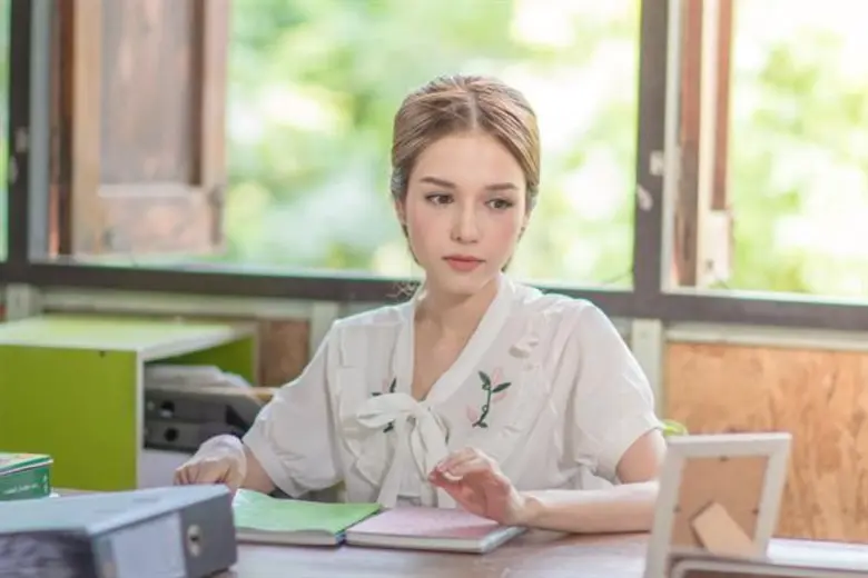 ถือเป็นนักแสดงที่คร่ำหวอดในวงการละครมาหลา...