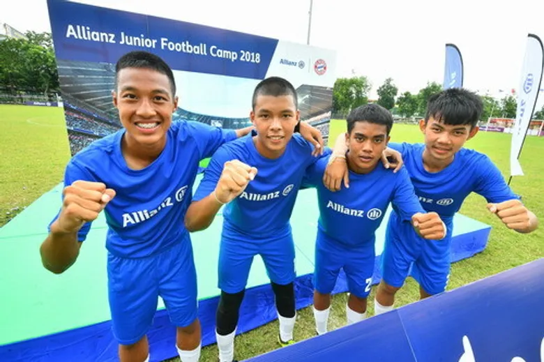 อลิอันซ์ อยุธยา เปิดบ้านรับ 57 เยาวชนจาก 9 ชาติเอเชียร่วมฝึกกับโค้ชทีมเสือใต้ ในโครงการ “อลิอันซ์ จูเนียร์ ฟุตบอล แคมป์”