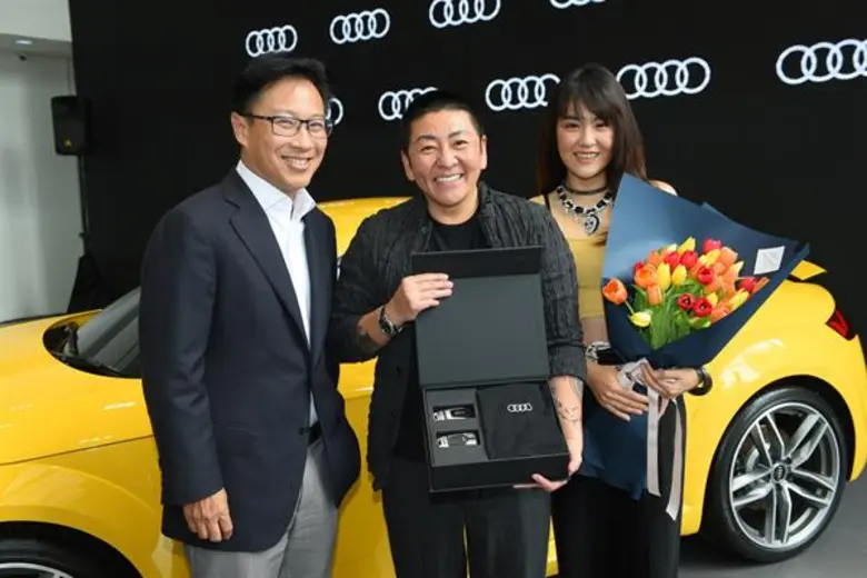 ป๋าต๊อบสุดเฮง จากการจับรางวัลคว้ารถสปอร์ตสุดยอดปรารถนา Audi TTS พร้อมจัดหนักเซอร์ไพรส์ “ปีใหม่” กรี๊ดบ้านแตก!!!