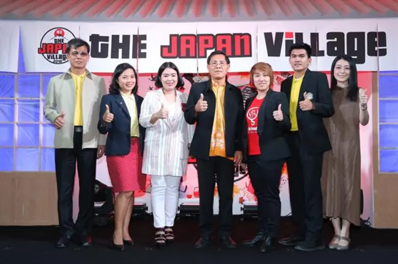 วรานนท์ ยิ้มมงคล ปลัดจังหวัดชลบุรี ให้เกียรติเปิดงา...