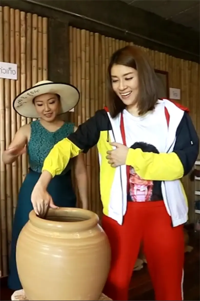 มาถึงเมืองโอ่งทั้งที จะเสียชื่อ เชียร์-ฑิ...
