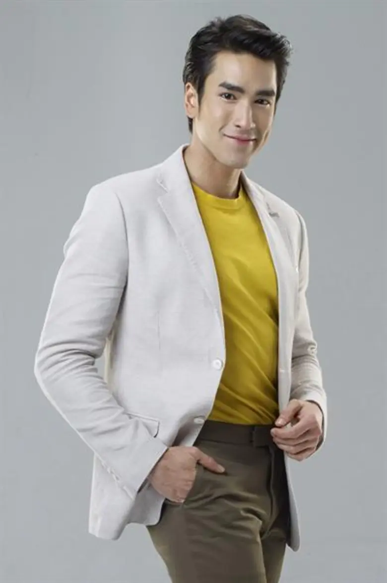 ฮอตไม่หยุด! ล่าสุดพระเอกหนุ่ม ณเดชน์ คูกิมิยะ นั่งแ...